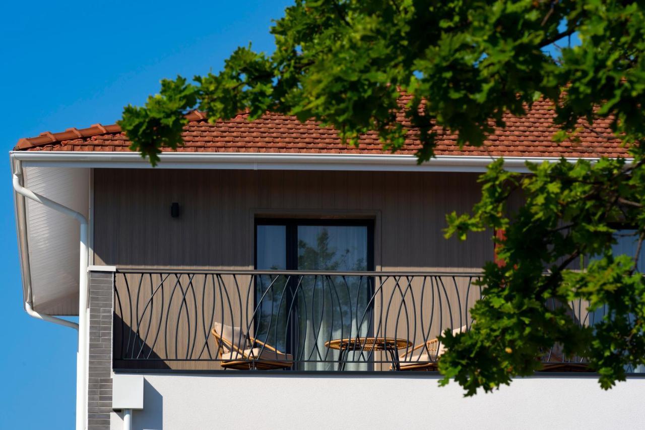 Hotel Le 25 Andernos-les-Bains Exteriör bild